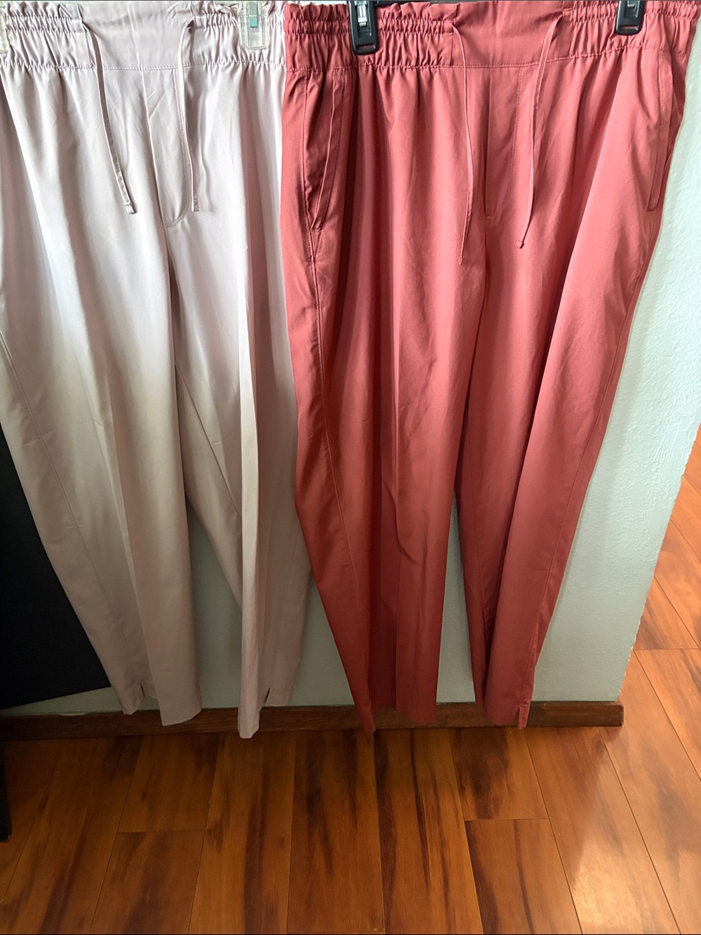 Old Navy Women's Drawstring Joggers - Blush and Terracotta - Picture 8 of 8